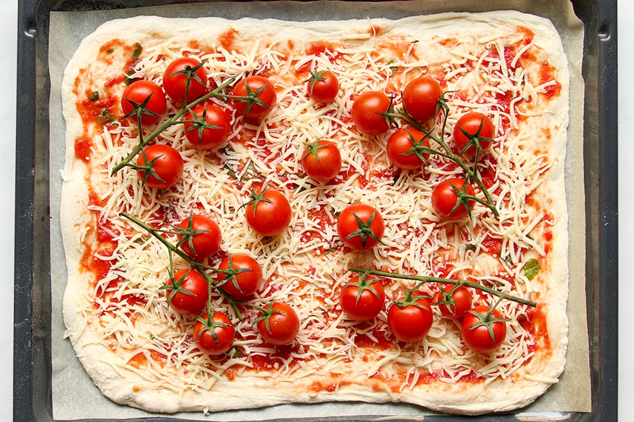 Tomato Pizza Medium
